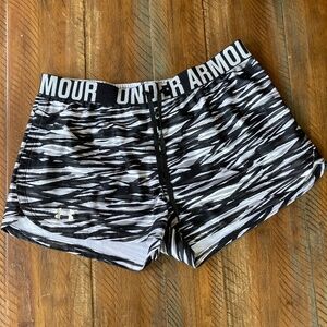 Women’s Under Armour Shorts Medium